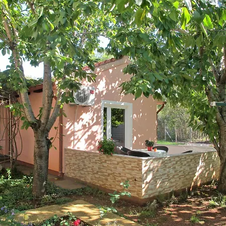 Catarina 1 - Zad113 By Interhome *